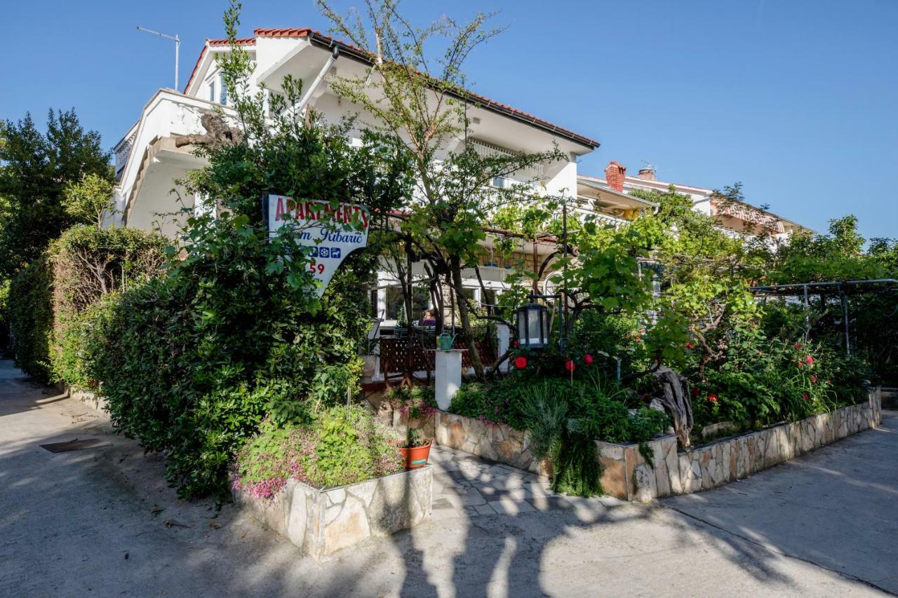 Apartment Marina Rab Town Bagian luar foto